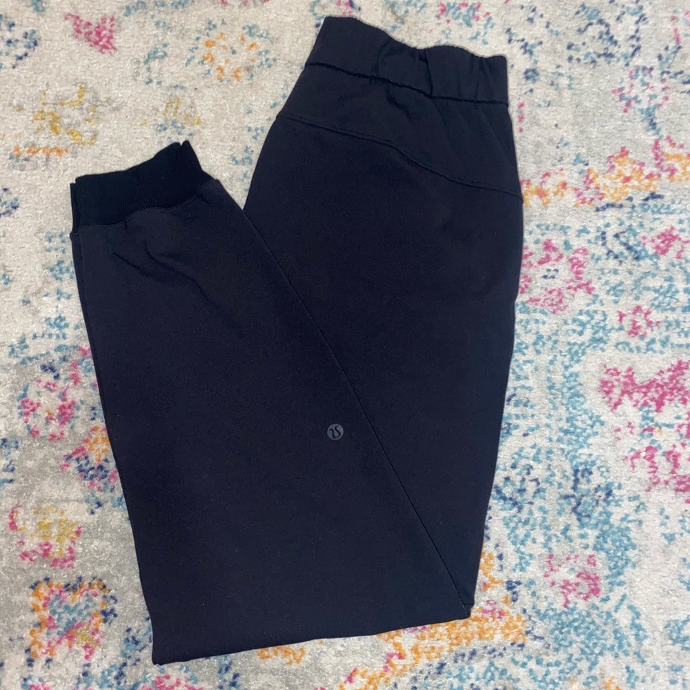 lulu women’s joggers